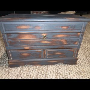 Jewelry box with jewelry to go with it 😊